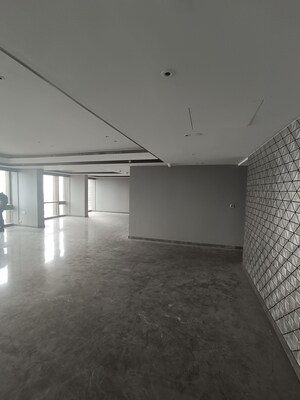 Room in 5 BHK Apartment at Lodha Trump Tower, Worli – for Rent