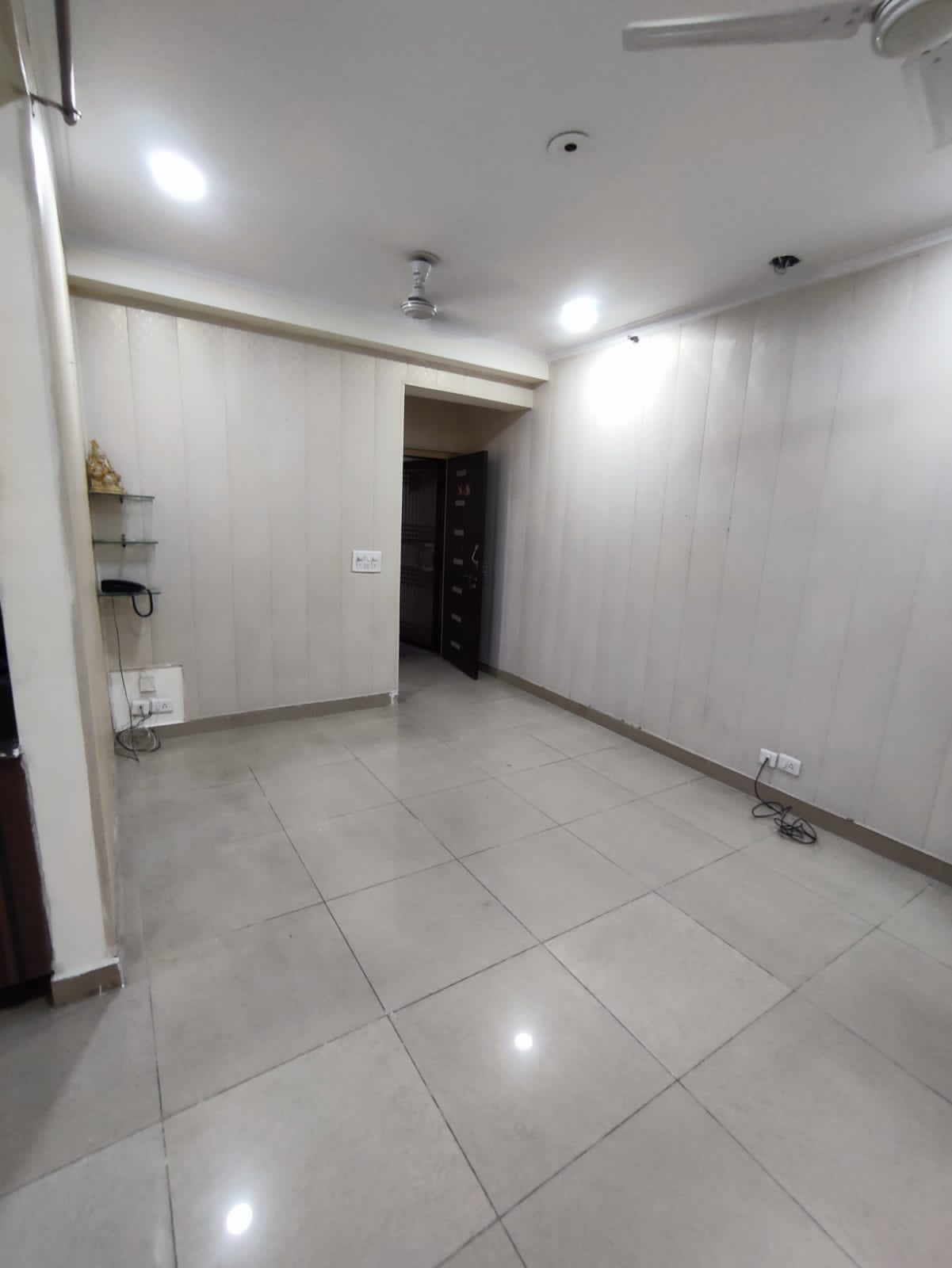 2.5 BHK + Study Room Apartment For Rent in Gaur City 2 - 16th Avenue