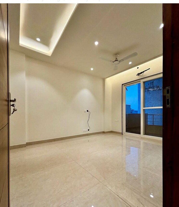 Room, puri-aman-vilas 3 Bedroom 250 Sq.Yd. Builder Floor In Sector 89 Faridabad 9318161