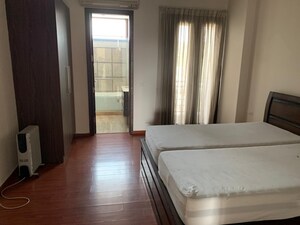 Room in 3 BHK Builder Floor at Jor Bagh – for Rent