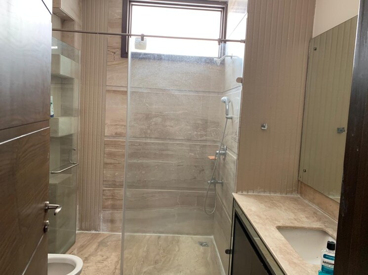 Bathroom, jor bagh 3 Bedroom 3375 Sq.Ft. Builder Floor In Jor Bagh Delhi 9318141