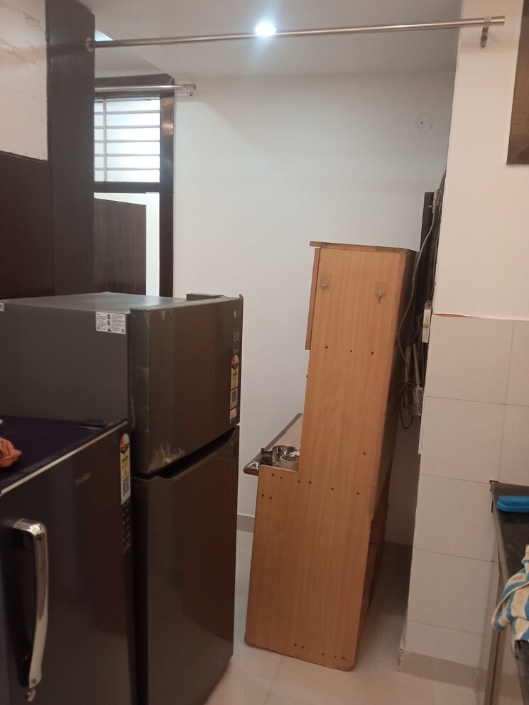 Kitchen, dwarka mor 3 Bedroom 900 Sq.Ft. Builder Floor In Dwarka Mor Delhi 9318192