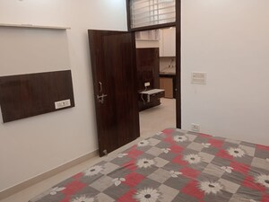 Room in 3 BHK Builder Floor at Dwarka Mor – for Rent