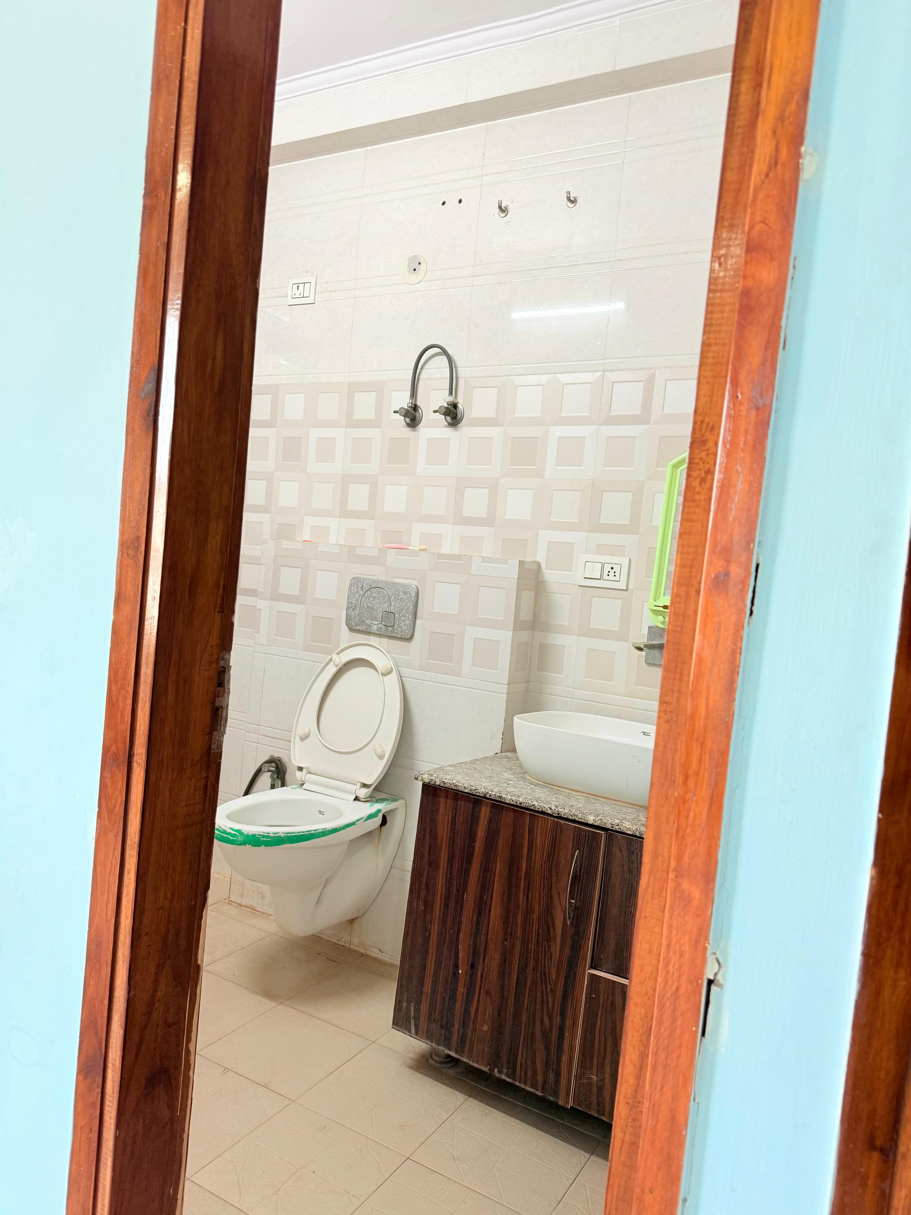 3 BHK Builder Floor For Sale in Builder Floor 