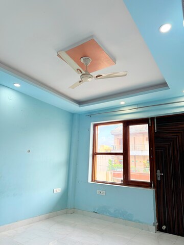 Furnished Amenities in 3 BHK Builder Floor at Sector 85 – for Sale