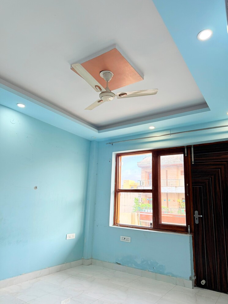 undefined, sector 85 3 Bedroom 272 Sq.Yd. Builder Floor In Sector 85 Faridabad 9318199