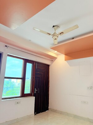 Room in 3 BHK Builder Floor at Sector 85 – for Sale