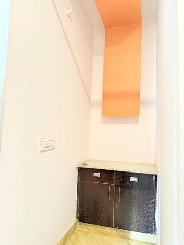 Furnished Amenities in 3 BHK Builder Floor at Sector 85 – for Sale