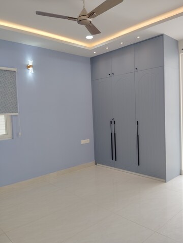 Room in 3 BHK Apartment at Prestige Beverly Hills, Kokapet – for Rent