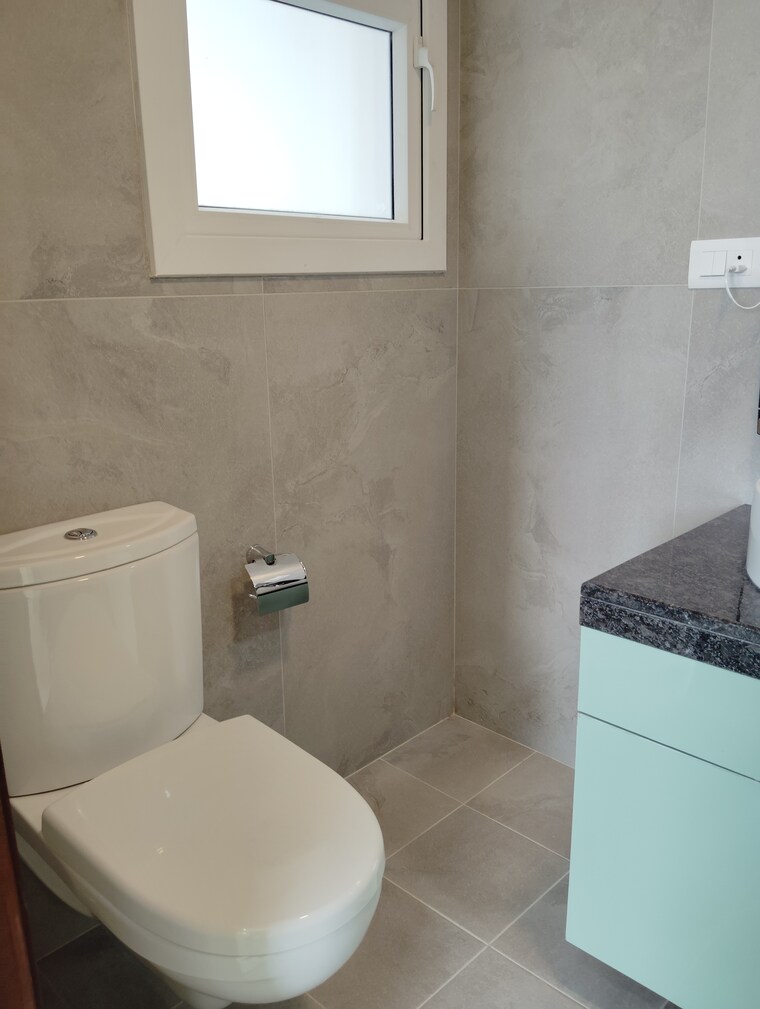 Bathroom, prestige-beverly-hills 3 Bedroom 1796 Sq.Ft. Apartment In Kokapet Hyderabad 9318346