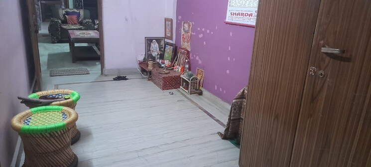  Parking, rwa-apartments-sector-41 5 Bedroom 1800 Sq.Ft. Villa In Sector 41 Noida 9318324