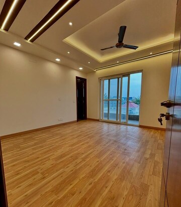 Room in 4 BHK Builder Floor at Sector 8 – for Sale