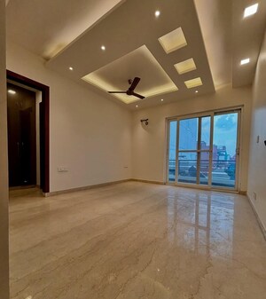 Room in 4 BHK Builder Floor at Sector 8 – for Sale