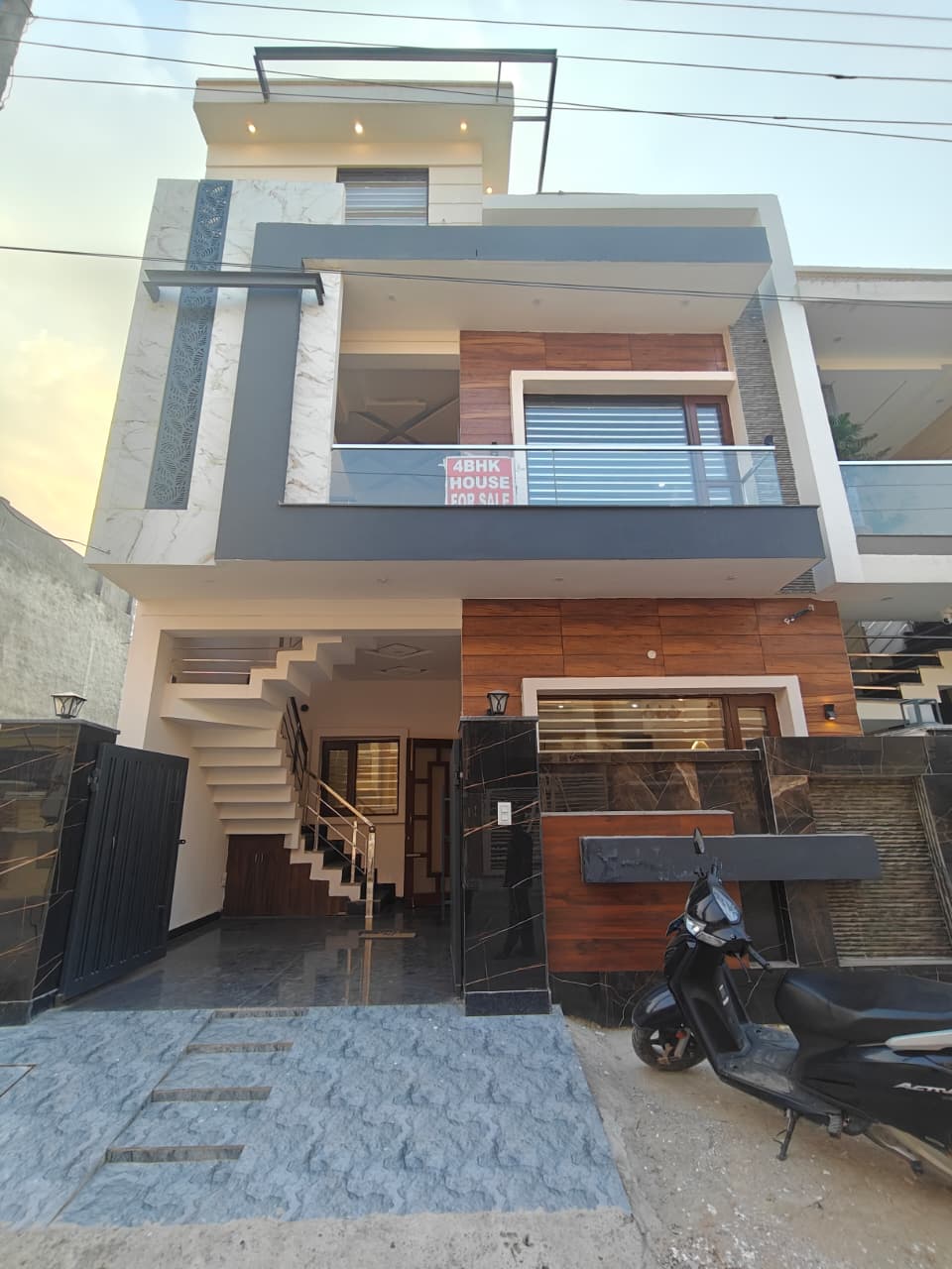 4 BHK Villa For Sale in Luxury Villa 
