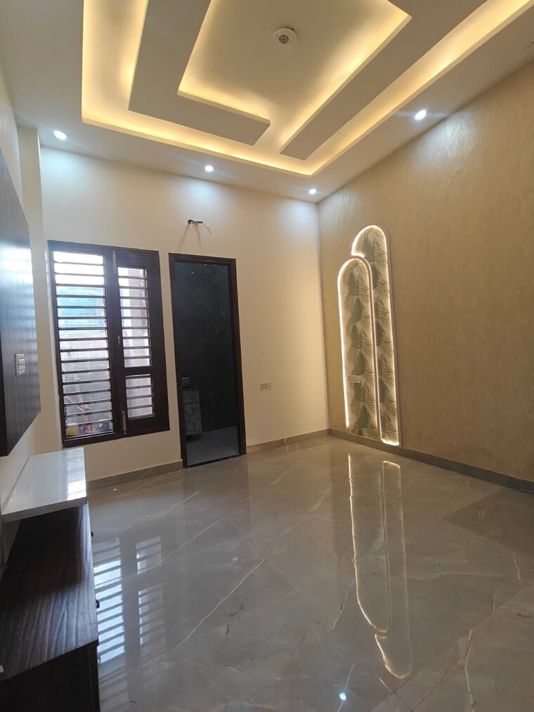 Room, sector 123 4 Bedroom 108 Sq.Yd. Villa In Sector 123 Mohali 9318444