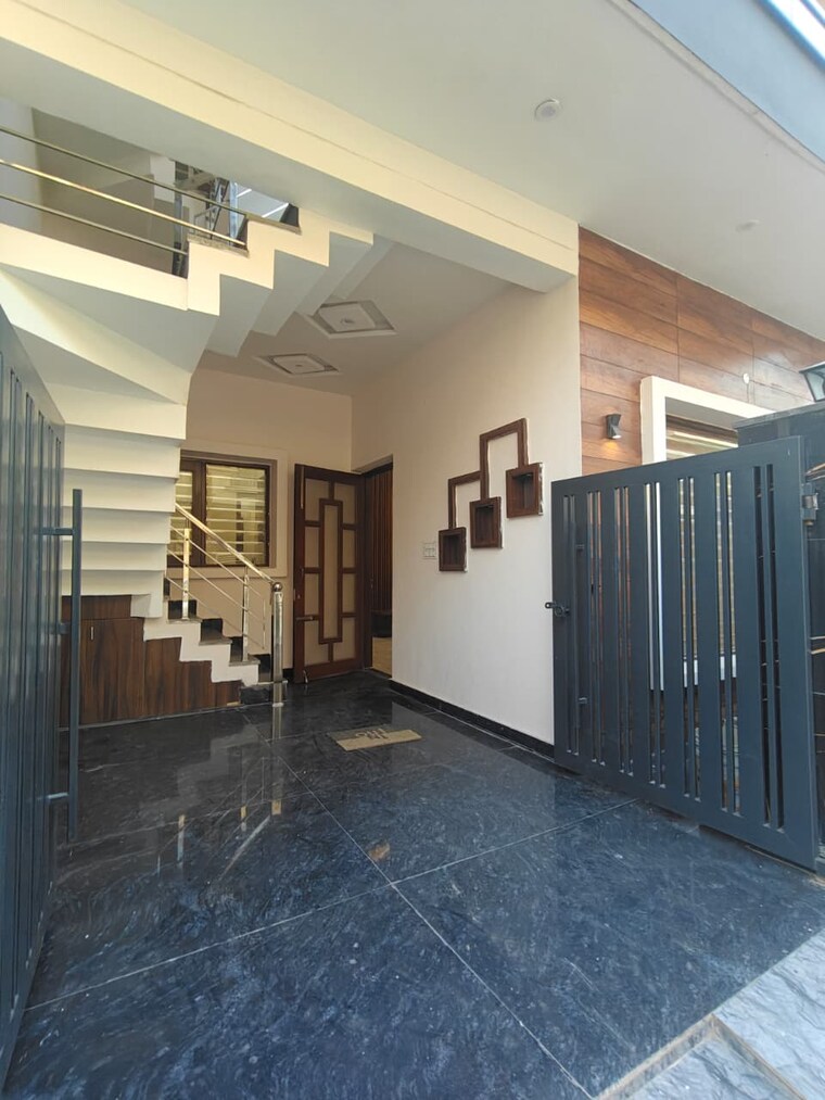  Parking, sector 123 4 Bedroom 108 Sq.Yd. Villa In Sector 123 Mohali 9318444