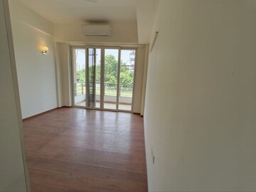 Room in 3 BHK Apartment at Adani Samsara, Sector 60 – for Rent
