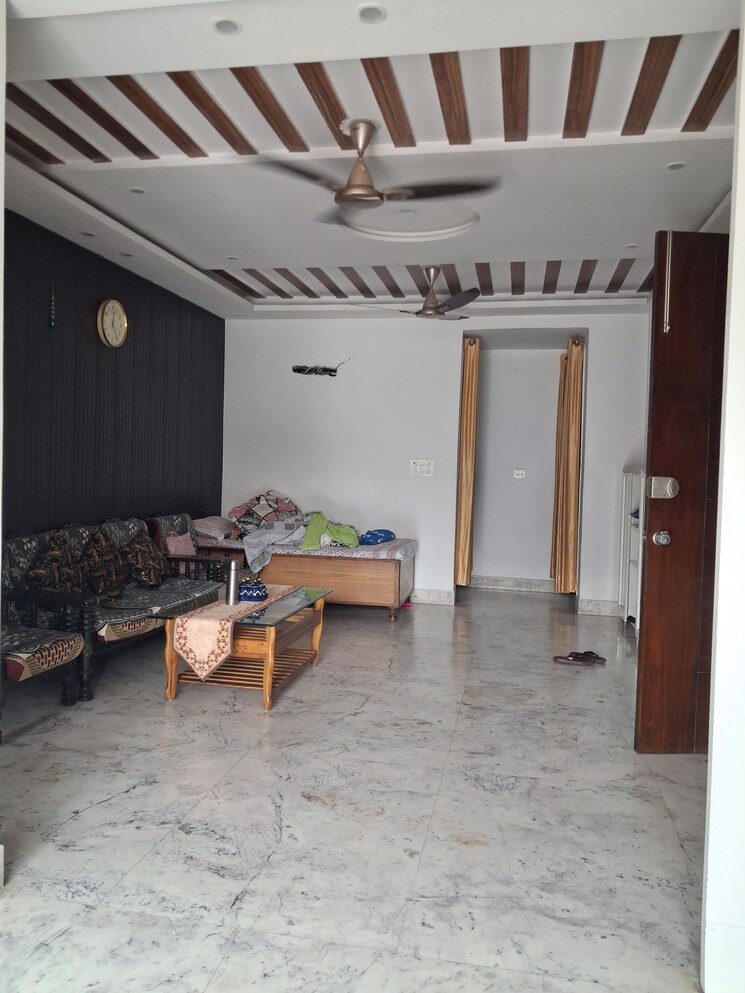 Living Room, sector 31 3.5 Bedroom 2250 Sq.Ft. Builder Floor In Sector 31 Faridabad 9318461