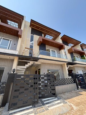 4 BHK Independent House For Sale in Sector 124