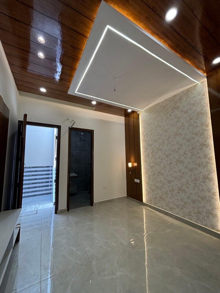 Room, sector 124 4 Bedroom 118 Sq.Yd. Independent House In Sector 124 Mohali 9318526
