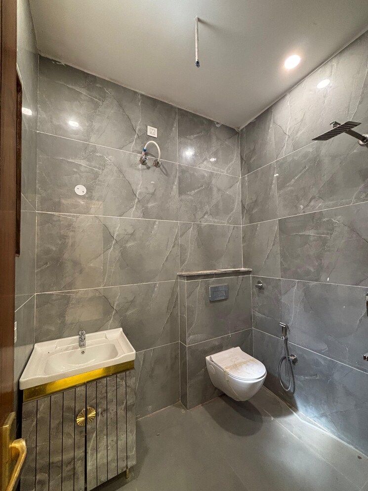 Bathroom, sector 124 4 Bedroom 118 Sq.Yd. Independent House In Sector 124 Mohali 9318526
