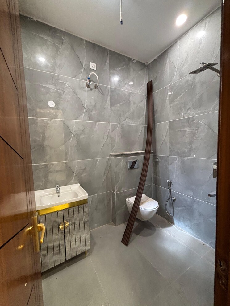 Bathroom, sector 124 4 Bedroom 118 Sq.Yd. Independent House In Sector 124 Mohali 9318526