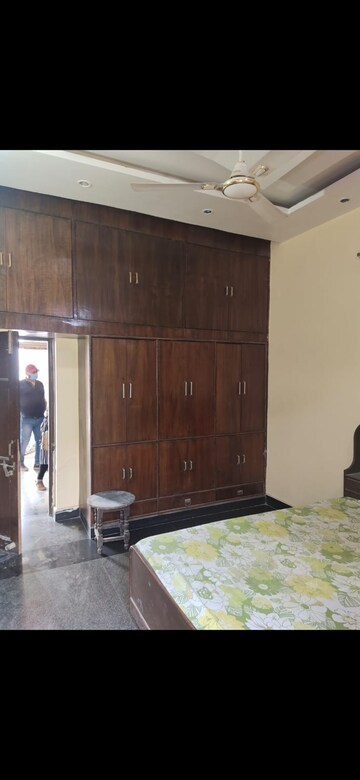 Furnished Amenities in 5 BHK Independent House at Sector 15 – for Rent