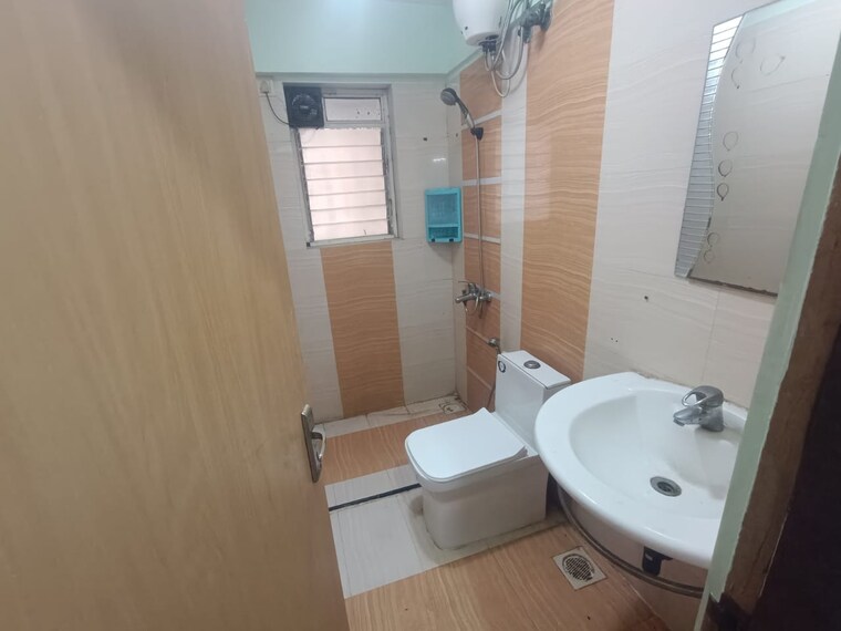 Bathroom, anmol-tower 3 Bedroom 1300 Sq.Ft. Apartment In Goregaon West Mumbai 9318607