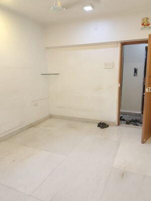 Room in 3 BHK Apartment at Anmol Tower, Goregaon West – for Rent