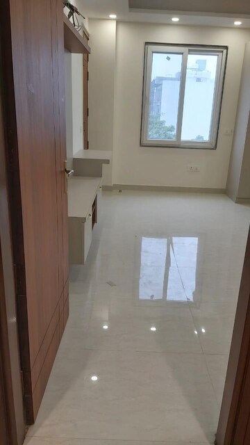 Bathroom in 4 BHK Builder Floor at Apex Apartments, Sector 45 – for Rent