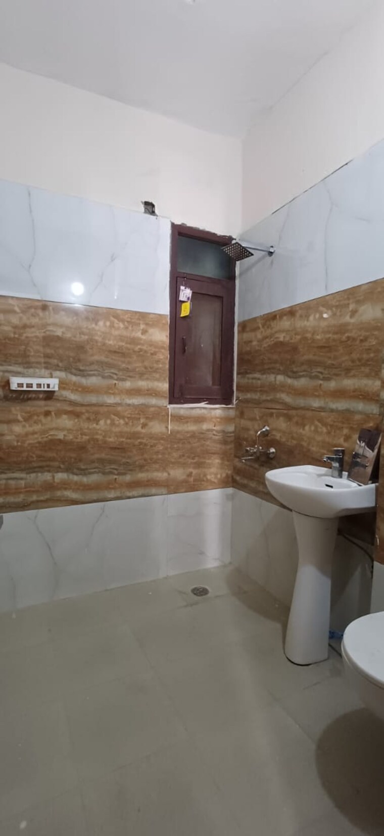 Attached Bathroom, vip road 1 Bedroom 900 Sq.Ft. Apartment In Vip Road Zirakpur 9318592