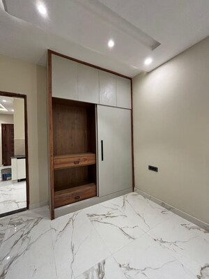 Room in 4 BHK Villa at Sector 123 – for Sale