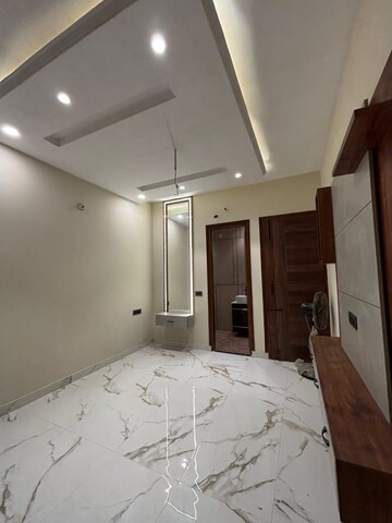 Room in 4 BHK Villa at Sector 123 – for Sale