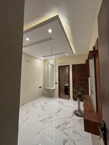 Room in 4 BHK Villa at Sector 123 – for Sale