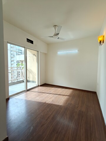 Room in 2 BHK Apartment at M3M Marina, Sector 68 – for Rent