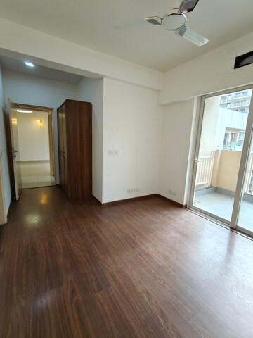 Room in 2 BHK Apartment at M3M Marina, Sector 68 – for Rent