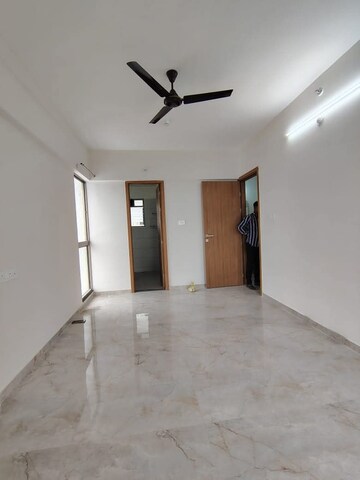 Room in 2 BHK Apartment at Majestique Towers, Kharadi – for Sale