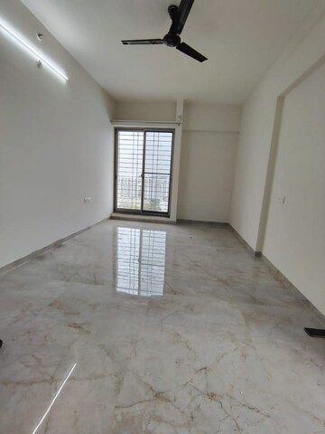 Room in 2 BHK Apartment at Majestique Towers, Kharadi – for Sale