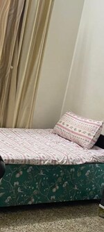 1 Rk  + Pooja Room 300 Sq.Ft. Independent House in RWA Apartments Sector 26