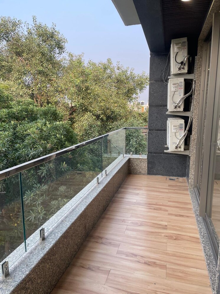 Balcony, shivalik colony 3 Bedroom 200 Sq.Yd. Builder Floor In Shivalik Colony Delhi 9318667