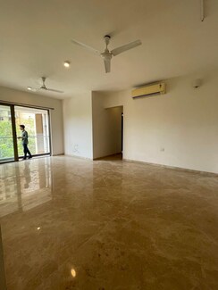 1.5 BHK + Servant Room Apartment For Sale in Lodha Splendora Platino