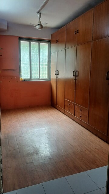 Room in 1 BHK Apartment at Bandra West – for Rent
