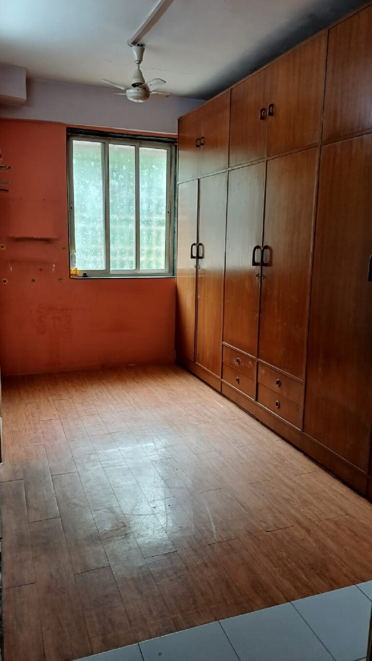 Room, bandra west 1 Bedroom 550 Sq.Ft. Apartment In Bandra West Mumbai 9318657