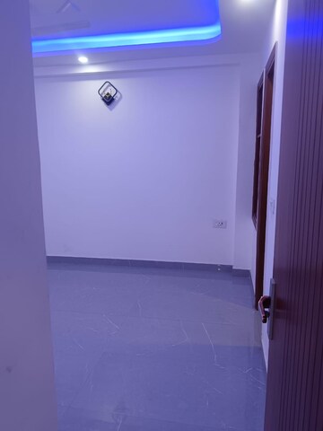 Furnished Amenities in 4 BHK Builder Floor at Panchsheel Vihar – for Sale
