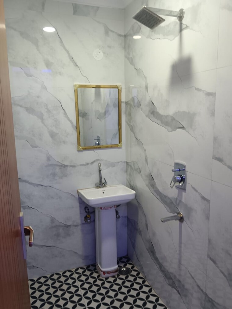 Bathroom, panchsheel vihar 4 Bedroom 1260 Sq.Ft. Builder Floor In Panchsheel Vihar Delhi 9318676