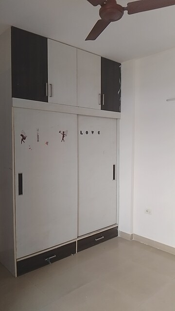 Furnished Amenities in 3 BHK Apartment at Divine Meadows, Sector 108 – for Rent