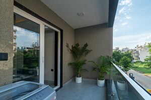 Room in 1 BHK Builder Floor at Sushant Lok ii – for Rent