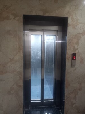 Building Lobby in 4 BHK Builder Floor at Uday Arden 45, Sector 45 – for Rent