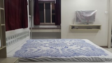 Bedroom in 3 BHK Apartment at Santacruz West – for Rent