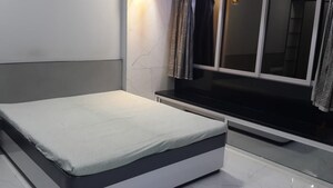 Bedroom in 3 BHK Apartment at Santacruz West – for Rent